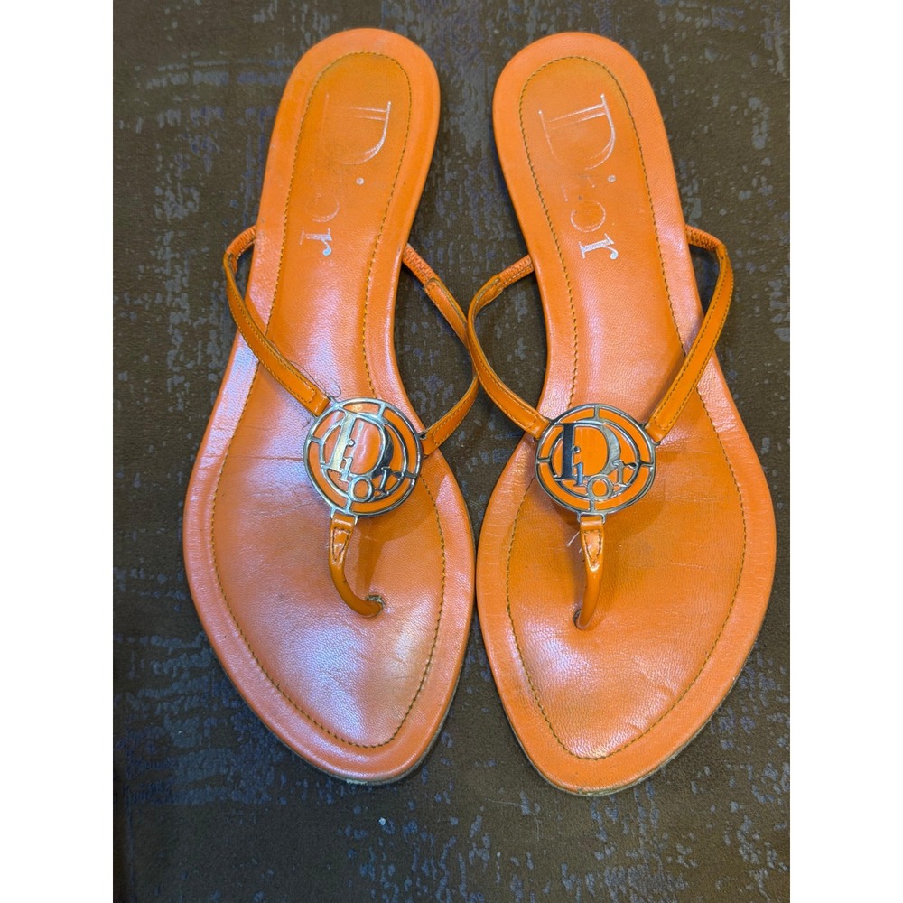 Christian Dior Orange Leather Thong Sandals Silver CD Logo Medallion Flat 39